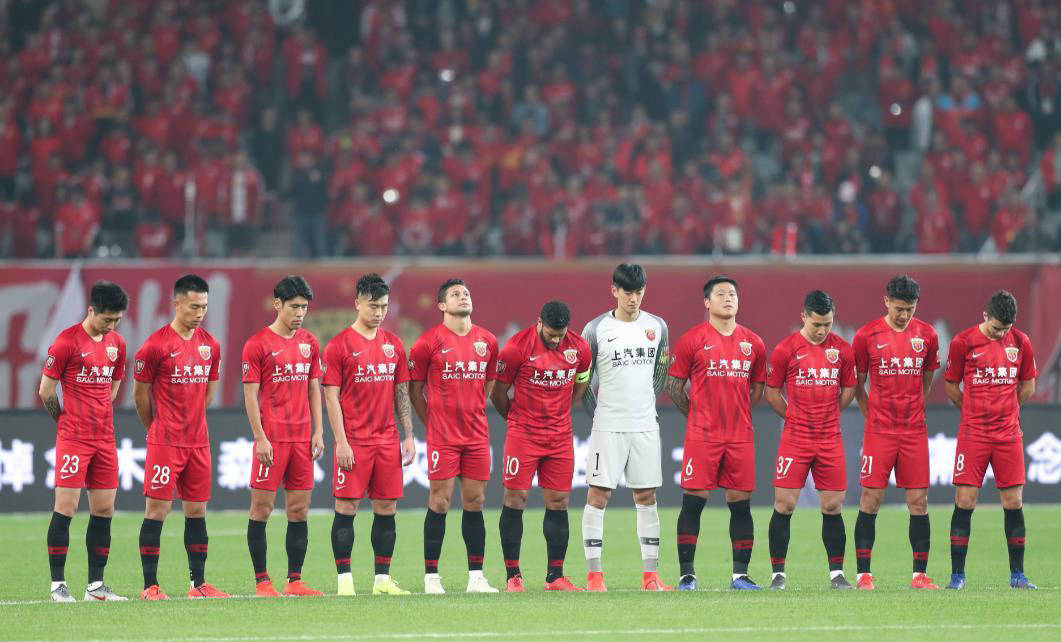 上港主场艰难击败鲁能，坚守主场保持积分稳定