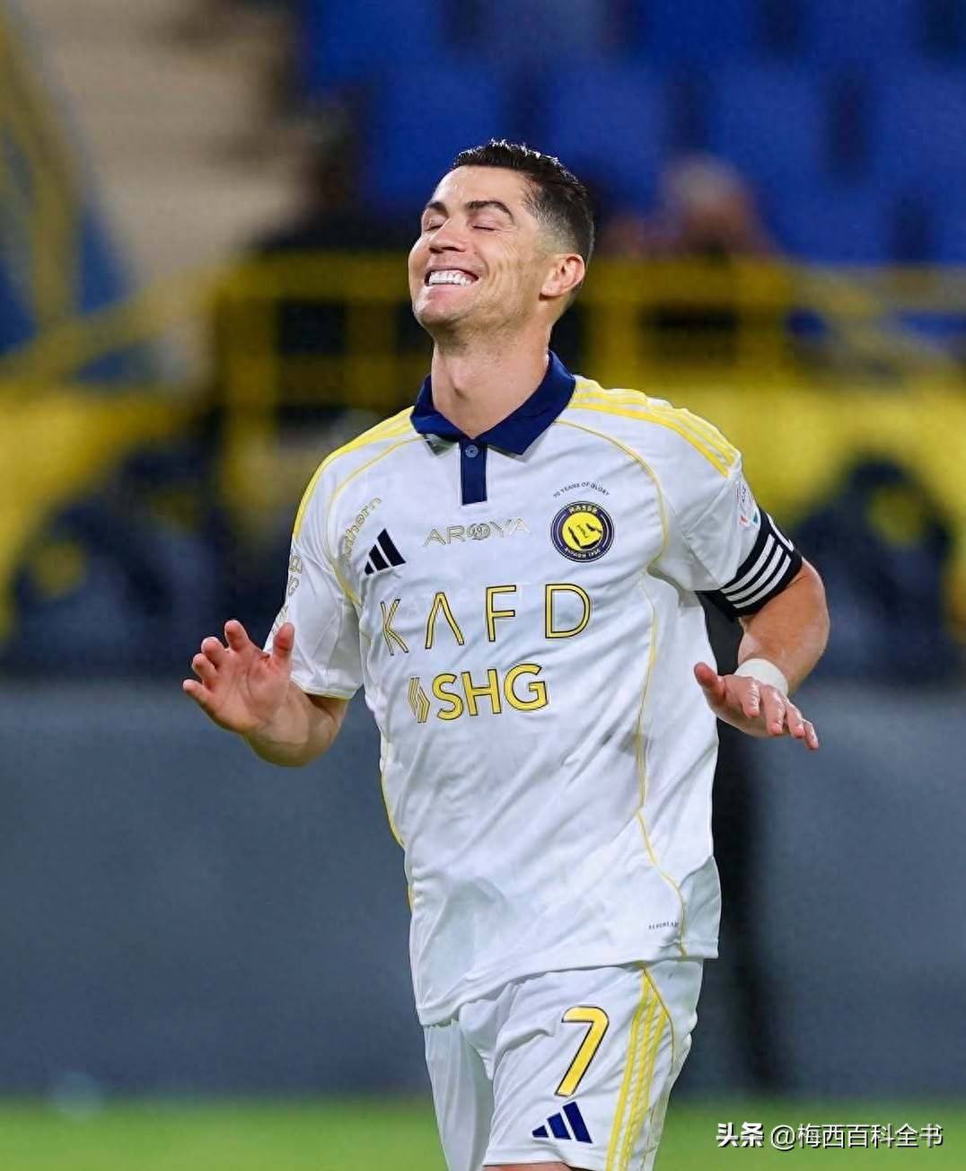 C罗重返赛场,表现优异首场状态出色,湖人观众沸腾!的简单介绍