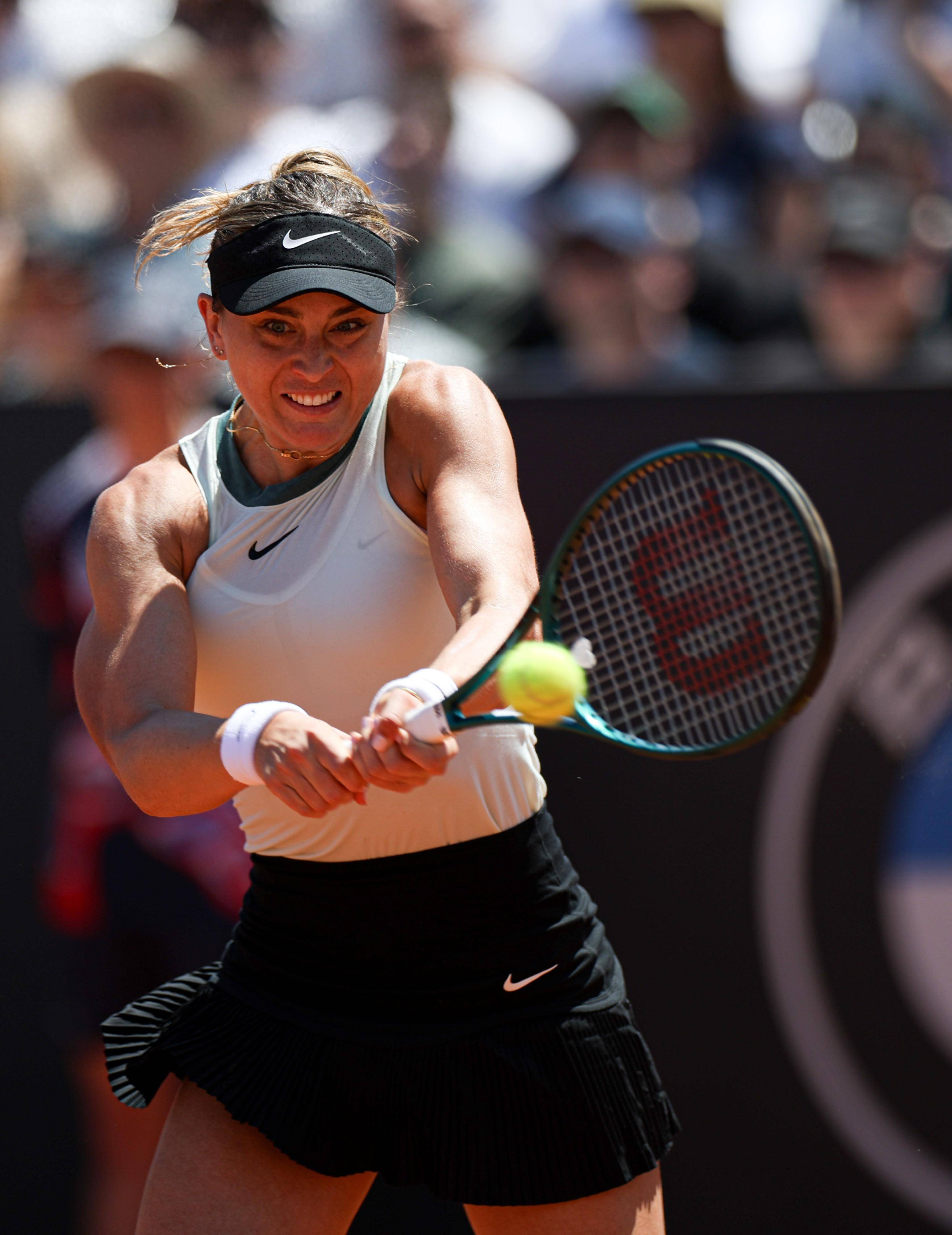 包含莎拉波娃连续十场比赛得分超过比赛局势复杂，曼联不断突破！的词条